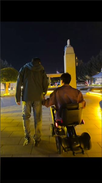 被指責高調戀愛，可沒人看見我崩潰到立下遺囑的日子