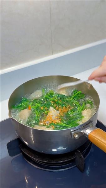 平凡日子的幸福感，藏在一家人熱氣騰騰的晚餐里