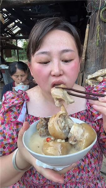 何為出息？陪父母吃一頓熱飯，煙火日常亦是人生圓滿