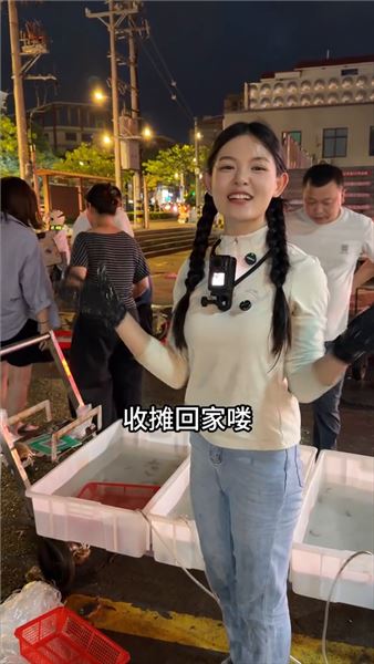 開海季親身出攤：兩筐頭茬三點蟹，一場地攤實戰的人間煙火