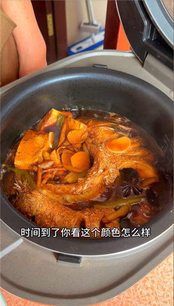 不放一滴清水！電飯煲燉魚，出鍋滿屋飄香