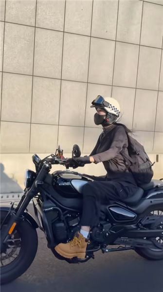 想做網紅就得另辟賽道，鏡頭內外的我，其實是兩面