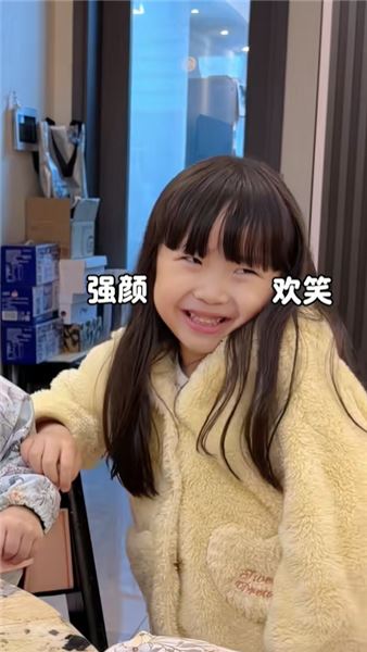 全網都在騙你生女兒，鏡頭之外，家有戲精姐妹的真實日常
