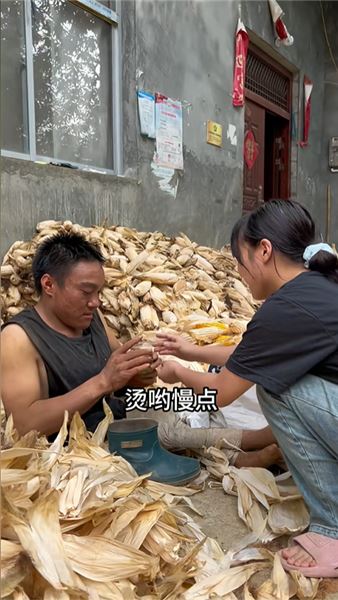 我走的每一步都不是為了自己：以手為足，扛起一整個家的重量