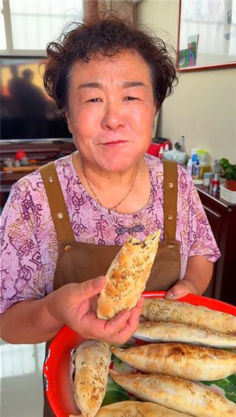 快跟媽媽試試這個鼓大泡的空心糖餅！香香酥酥甜甜的！