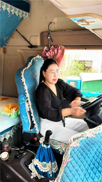 中年女卡車司機心里話，為什么選擇和丈夫一起跑車