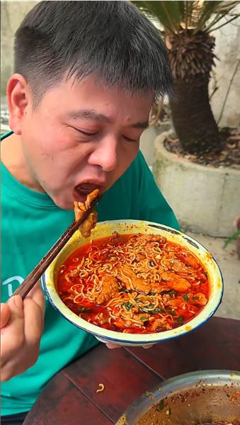 作為江西人頓頓猛吃辣，很多朋友問我們會不會得痔瘡？