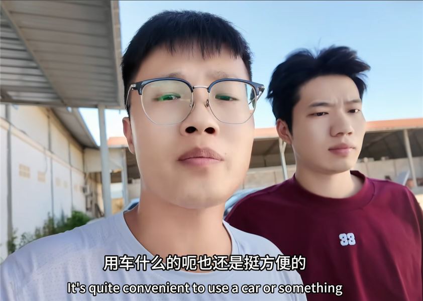 牛牛不是在修車，就是在修車的路上，在老撾建房的萬般不易，盼早日完工回家見兒子