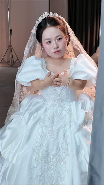 人生第一次拍婚紗照：浪漫從沒有統一模樣，我嫁給永遠愛我的自己