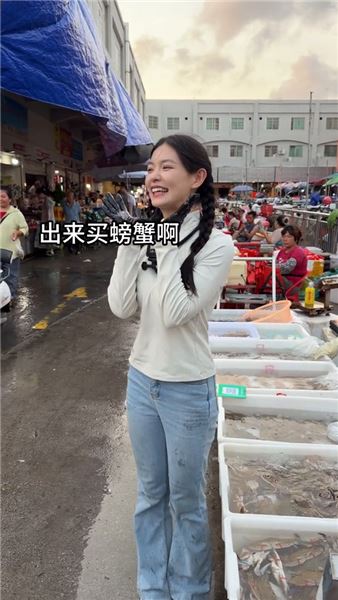 開海季親身出攤：兩筐頭茬三點蟹，一場地攤實戰的人間煙火
