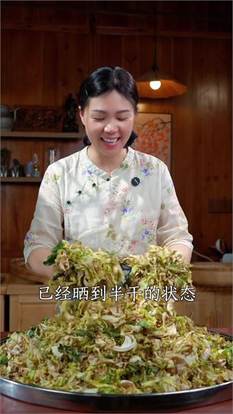 很少人知道！包菜也能做梅干菜，三蒸三曬自帶清甜