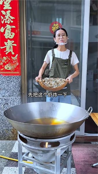 花 1450 元做流金鮑蝦擺攤｜遠道而來的顧客，背後的成本算給你看