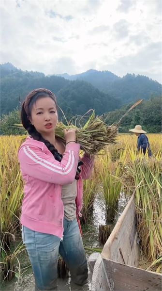 大山里的苗族九妹｜無劇本，皆是日常