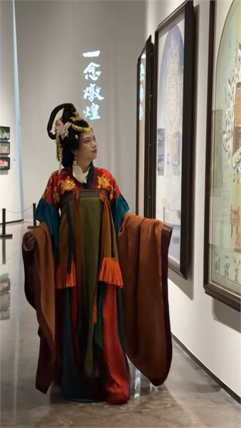 涅槃重生｜與姐姐拍古風寫真，做旺家向前的興家之女