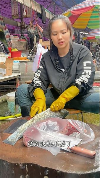 解開疑惑：賣魚小妹陳寶妹，回應網友各式提問